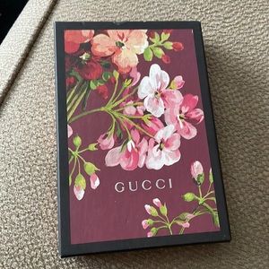 gucci floral gift box
